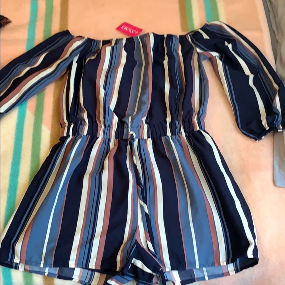 New quarter sleeve striped romper!